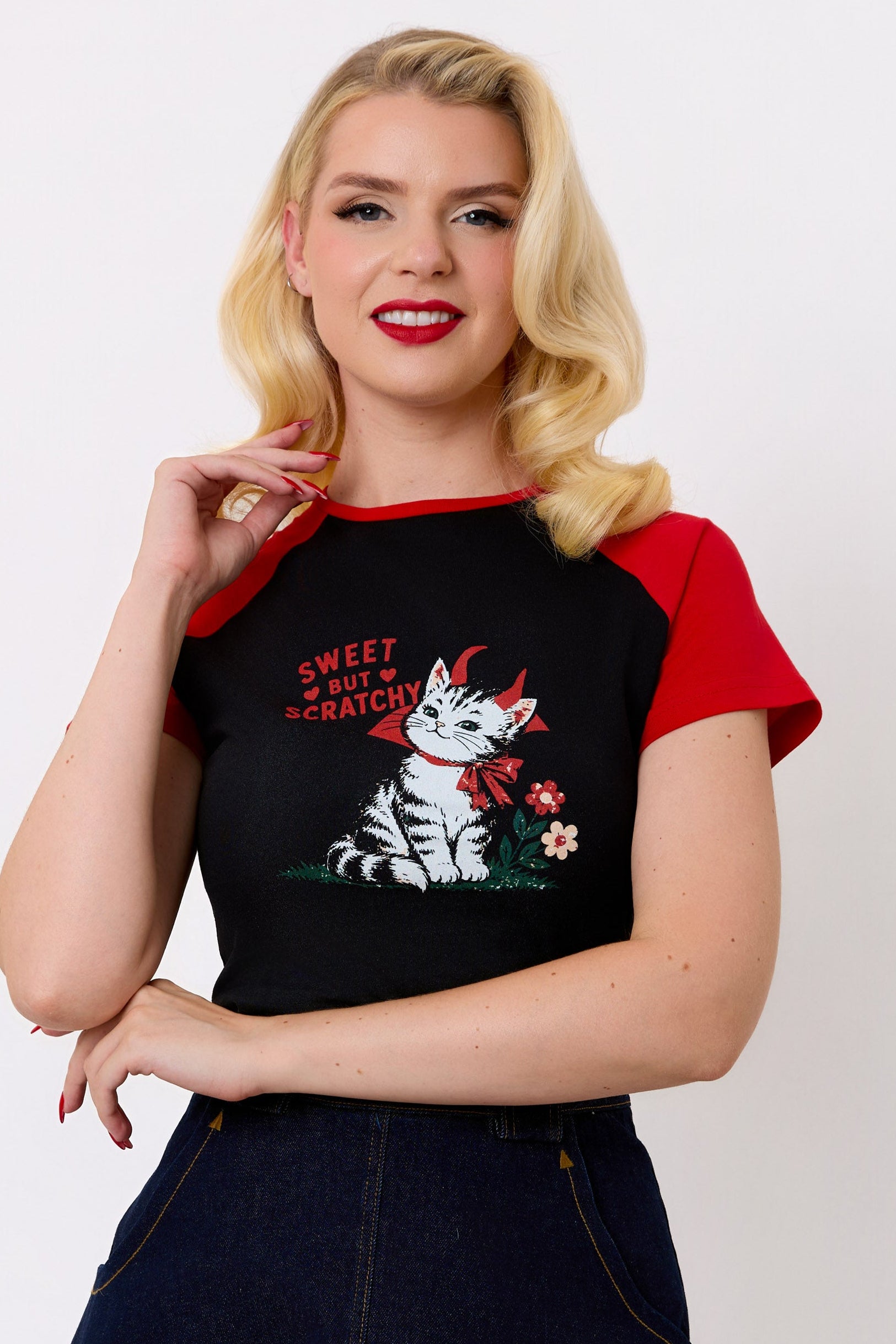 Sammy Swoon Sweet But Scratchy Black T-Shirt