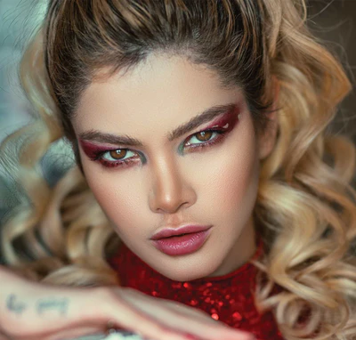 Standout 70s Makeup Styles