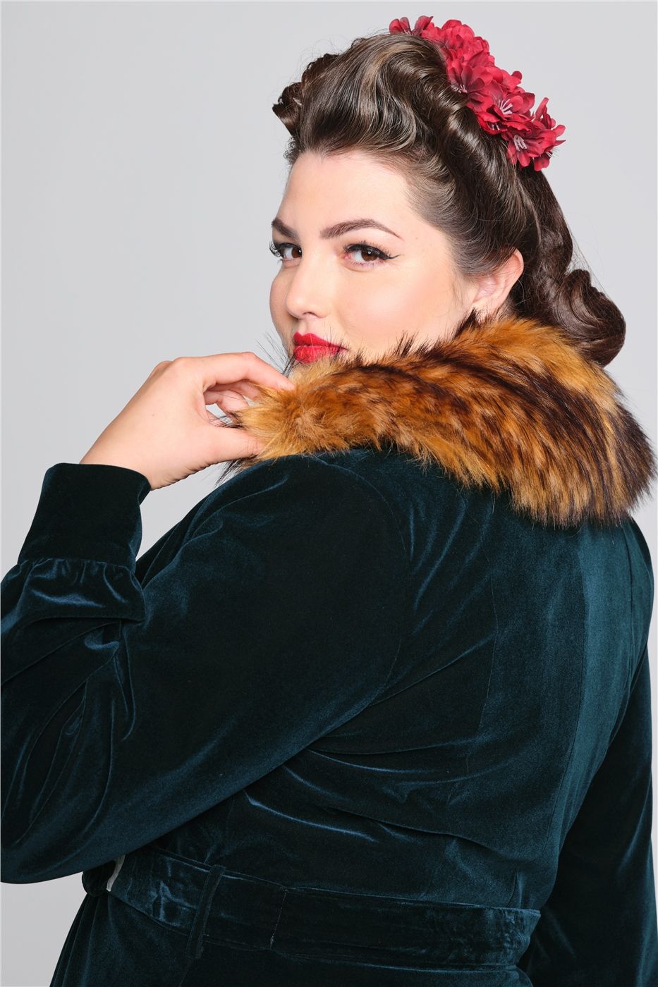 Patsy Belted Velvet Coat Collectif Vintage - Main Image