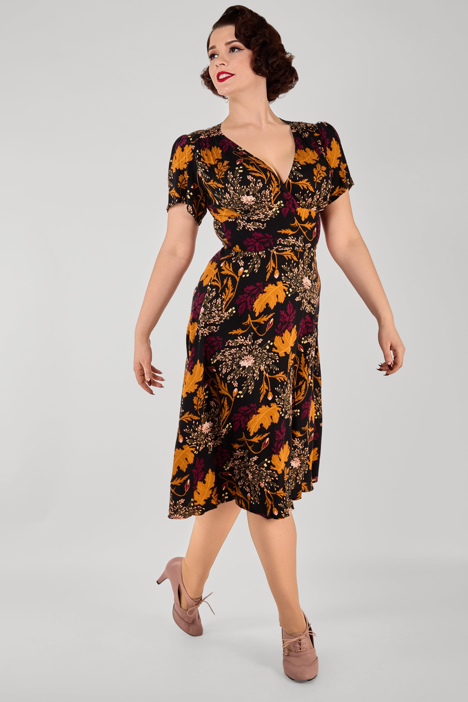 black and gold leaf print dress Gold Leaf Printed Maxi